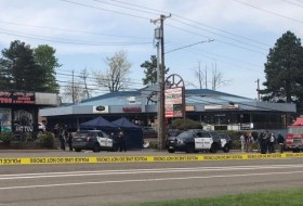 警方确认了在波特兰西南部停车场枪杀两名男子的谋杀嫌疑人