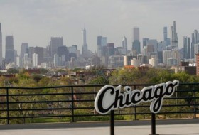 芝加哥当选市长在市区混乱后为青少年辩护