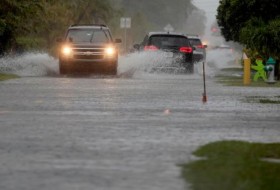 佛罗里达州市长表示，千年一遇的降雨事件强调了对气候适应能力和基础设施的推动